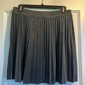 vineyard vines faux sueded skirt - new with tags!